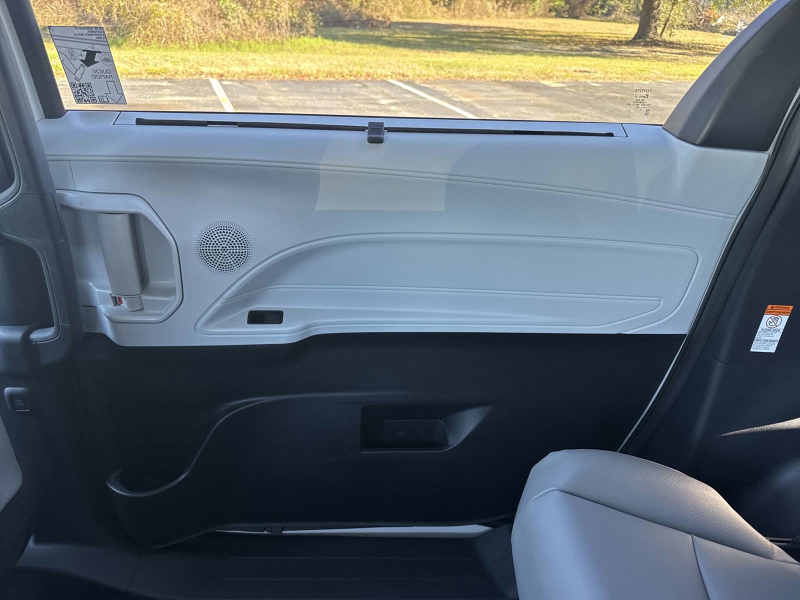 New 2025 Toyota Sienna XLE FWD image 29
