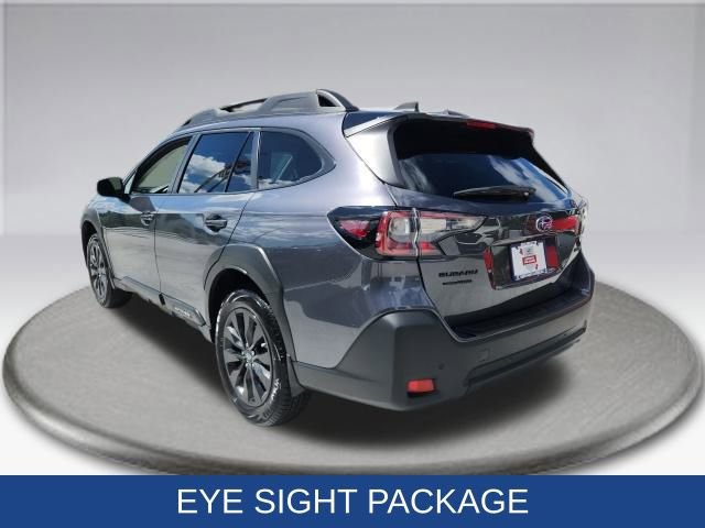 Used 2025 Subaru Outback Onyx Edition image 18