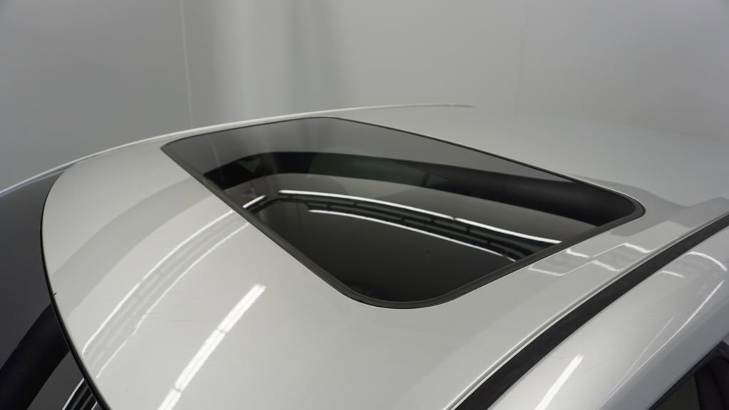 Used 2013 Toyota Camry LE image 53