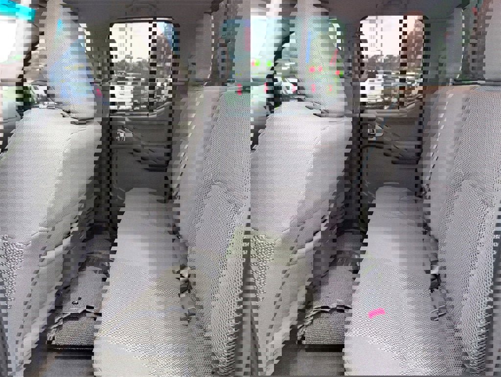 Used 2020 Nissan Frontier SV image 33