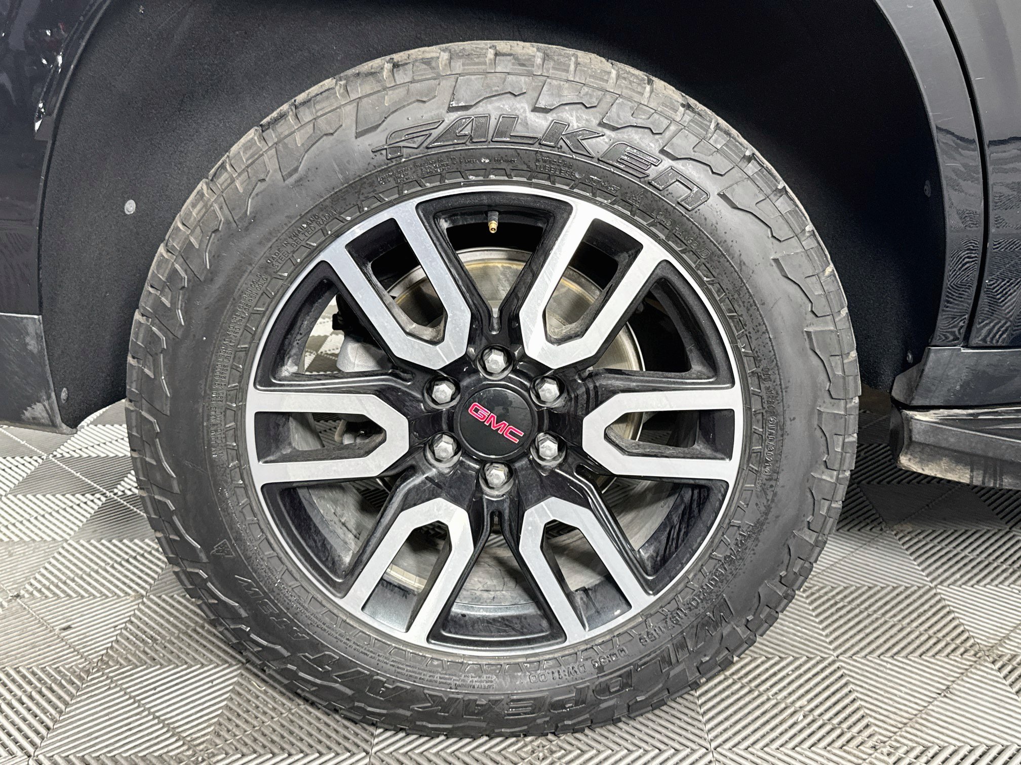 Used 2021 GMC Yukon AT4 w/ Rear Media and Nav Package AWD/4WD image 31
