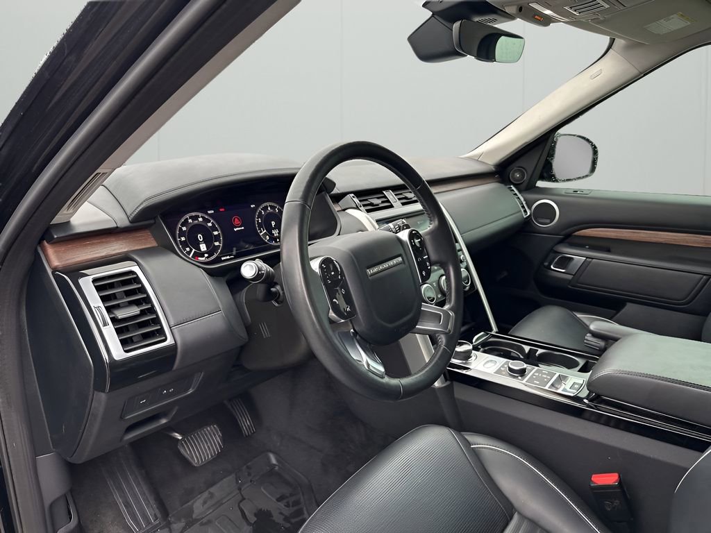 Used 2020 Land Rover Discovery HSE Luxury image 22