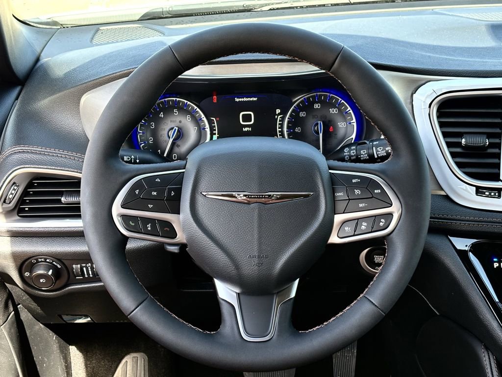 New 2026 Chrysler Pacifica Pinnacle FWD image 11
