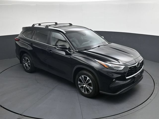 Used 2023 Toyota Highlander XLE AWD/4WD image 22