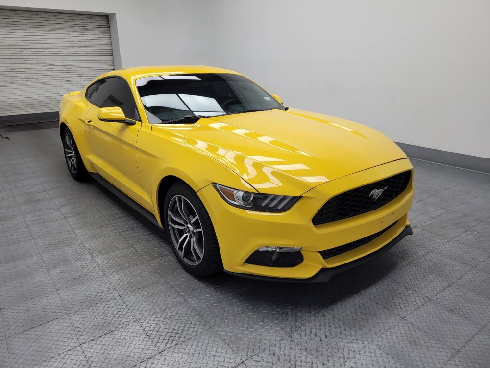 Used 2017 Ford Mustang Coupe RWD image 13