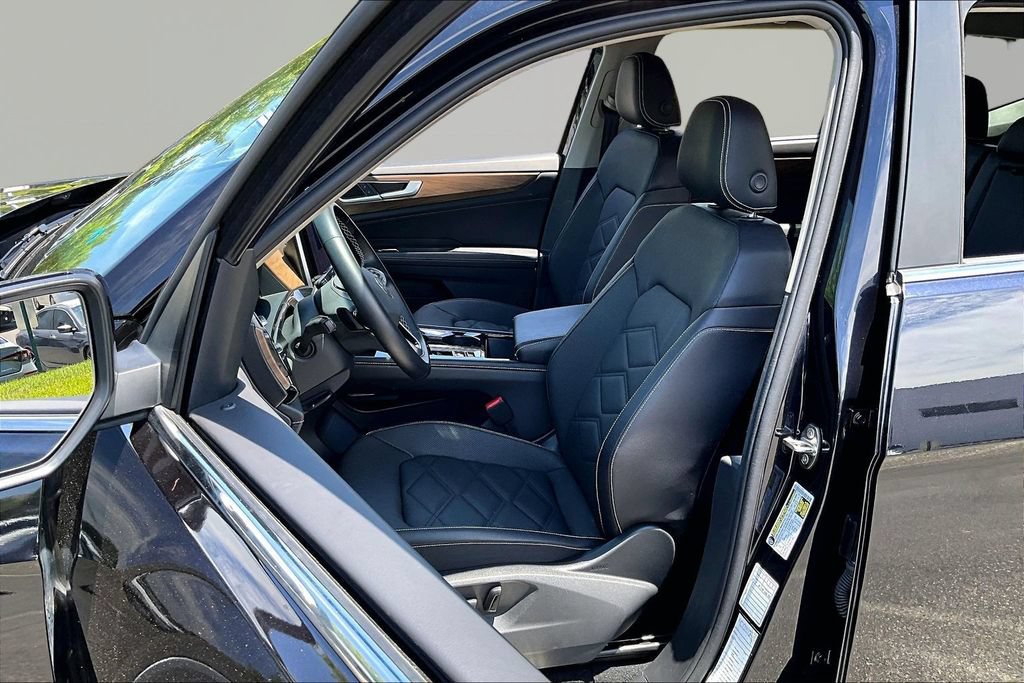 Used 2025 Volkswagen Atlas SE FWD image 15