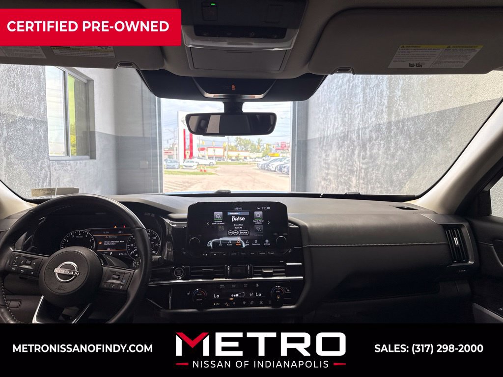 Used 2023 Nissan Pathfinder SL AWD/4WD image 23