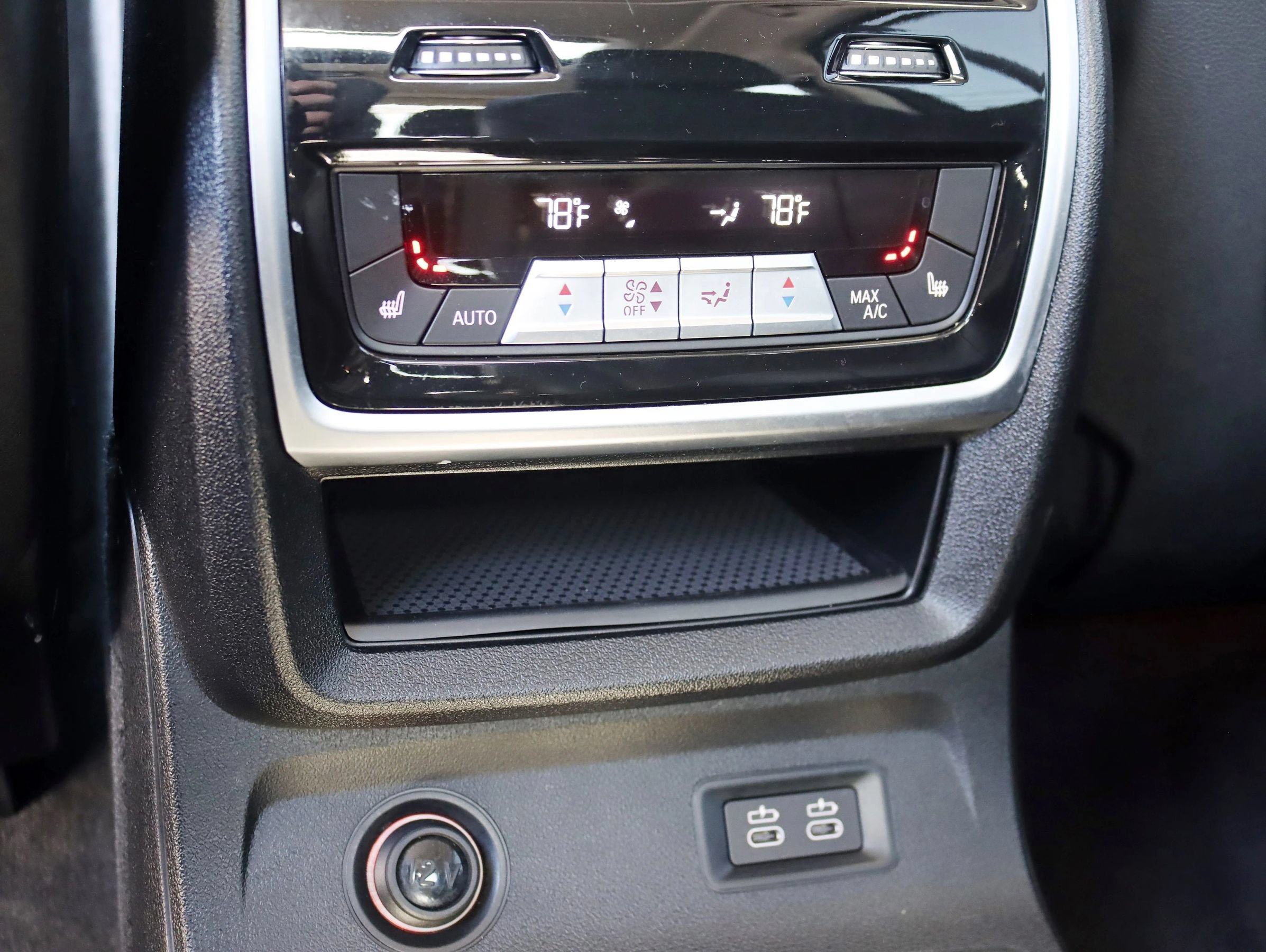 Used 2020 BMW X7 xDrive40i w/ Premium Package AWD/4WD image 34