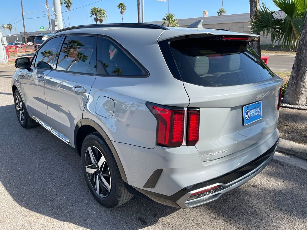 Used 2023 Kia Sorento EX w/ Panoramic Sunroof Package image 4