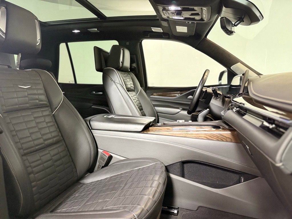 Used 2023 Cadillac Escalade Sport Platinum AWD/4WD image 24