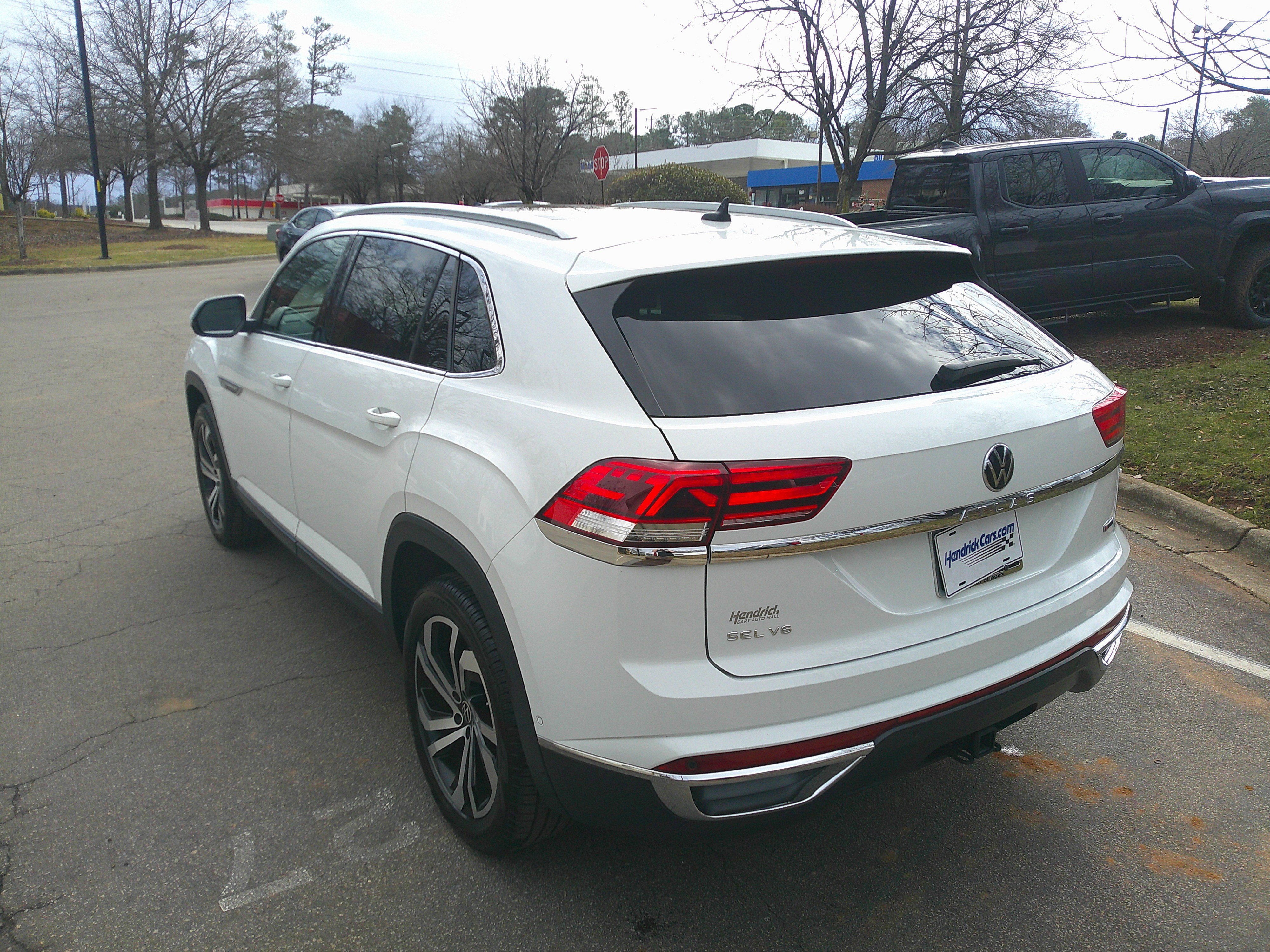 Used 2020 Volkswagen Atlas Cross Sport SEL Premium image 9