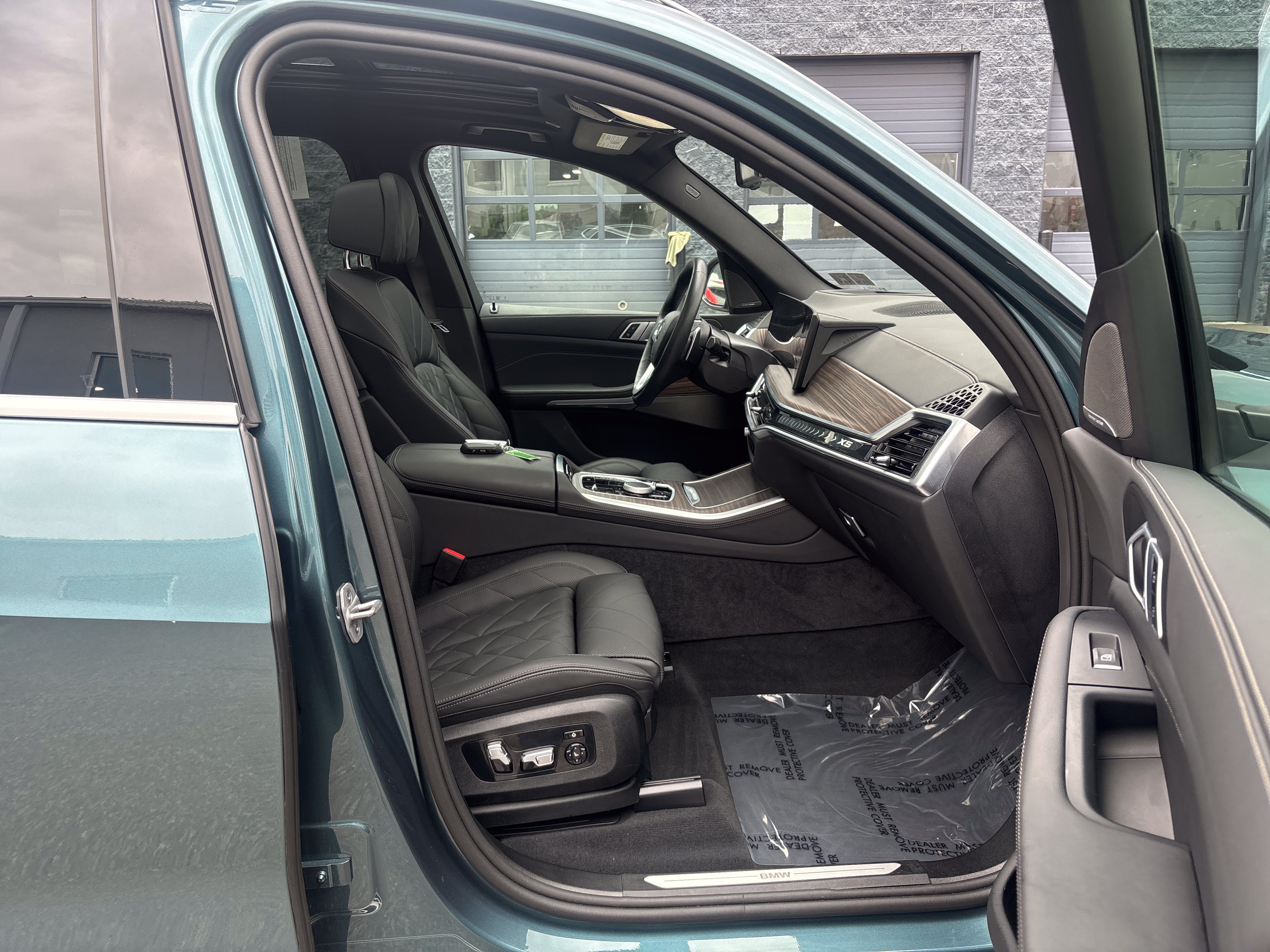 Used 2025 BMW X5 xDrive40i AWD/4WD image 24