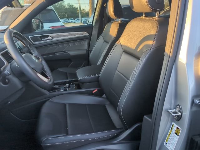 Used 2023 Volkswagen Atlas Cross Sport SE image 9