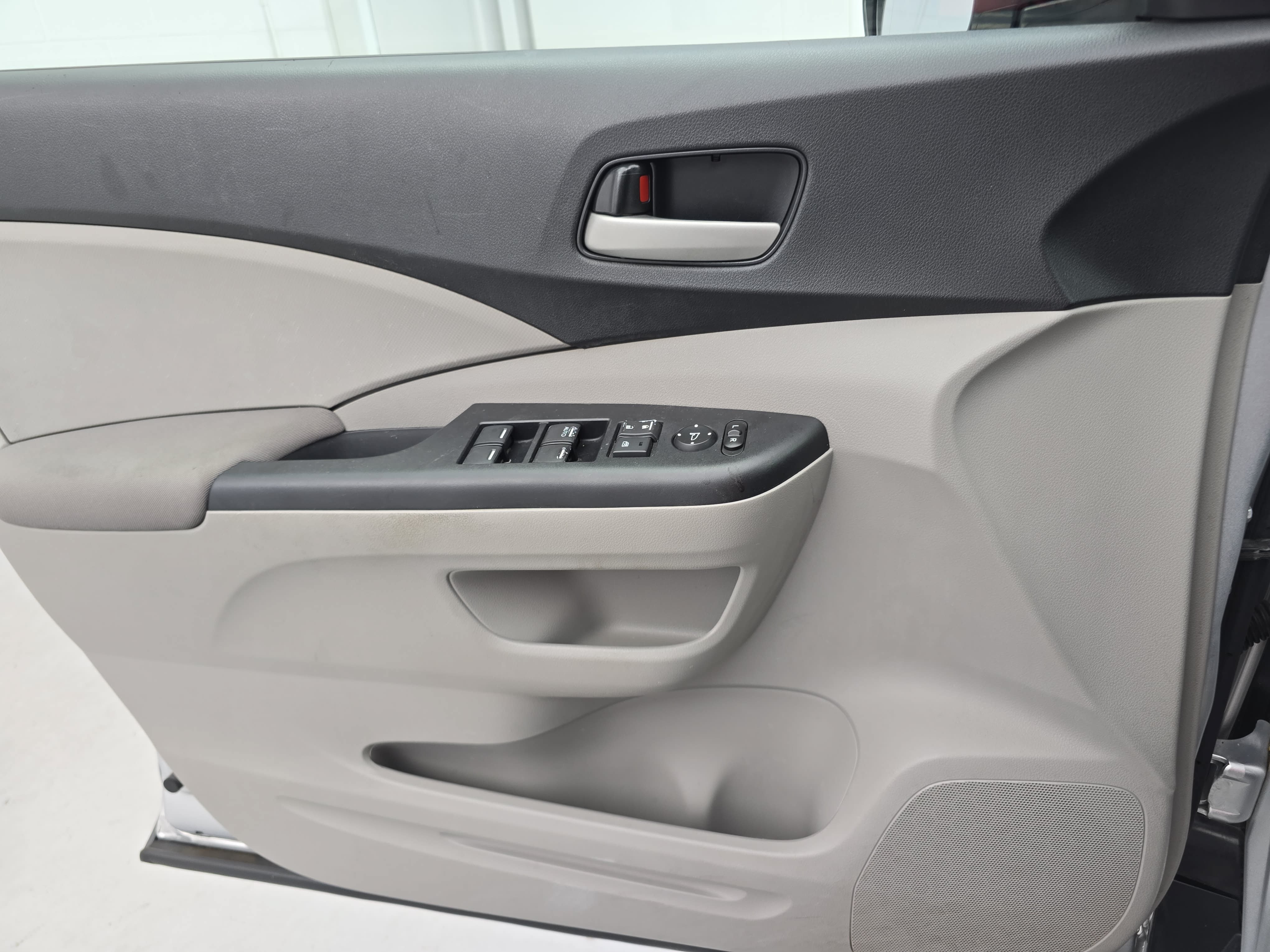 Used 2013 Honda CR-V LX image 24