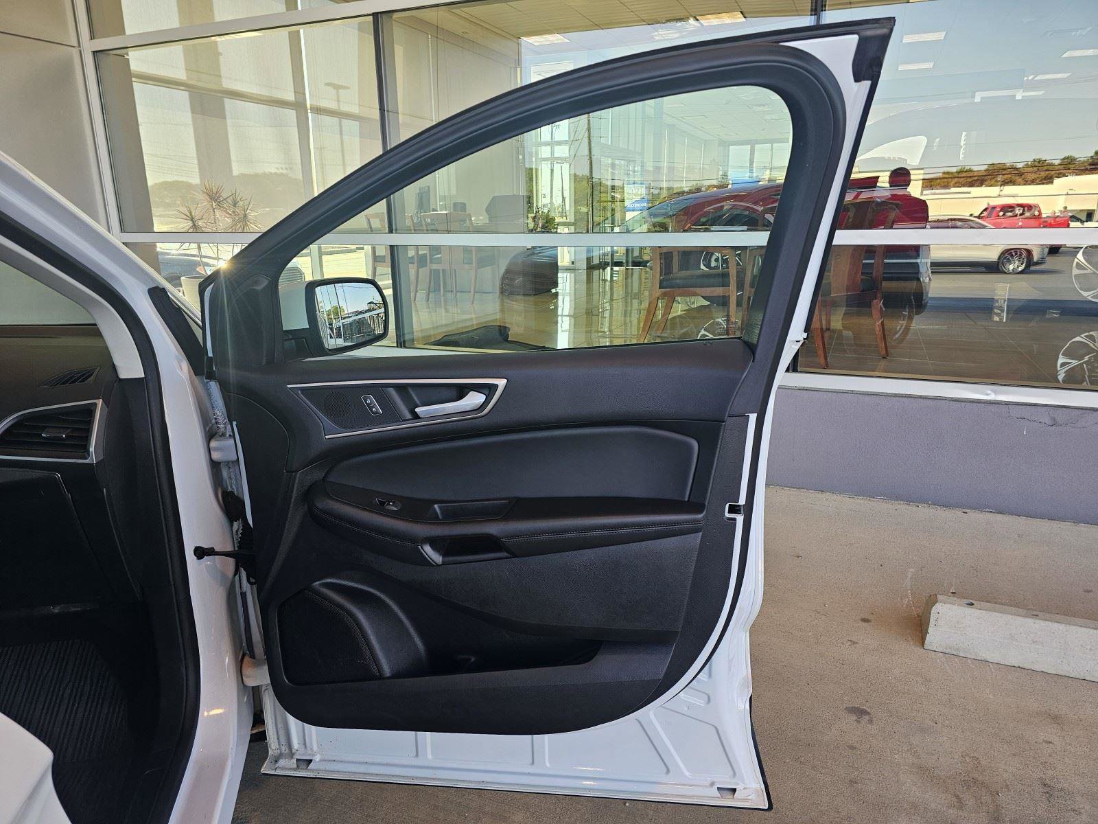 Used 2022 Ford Edge SEL w/ Convenience Package image 26