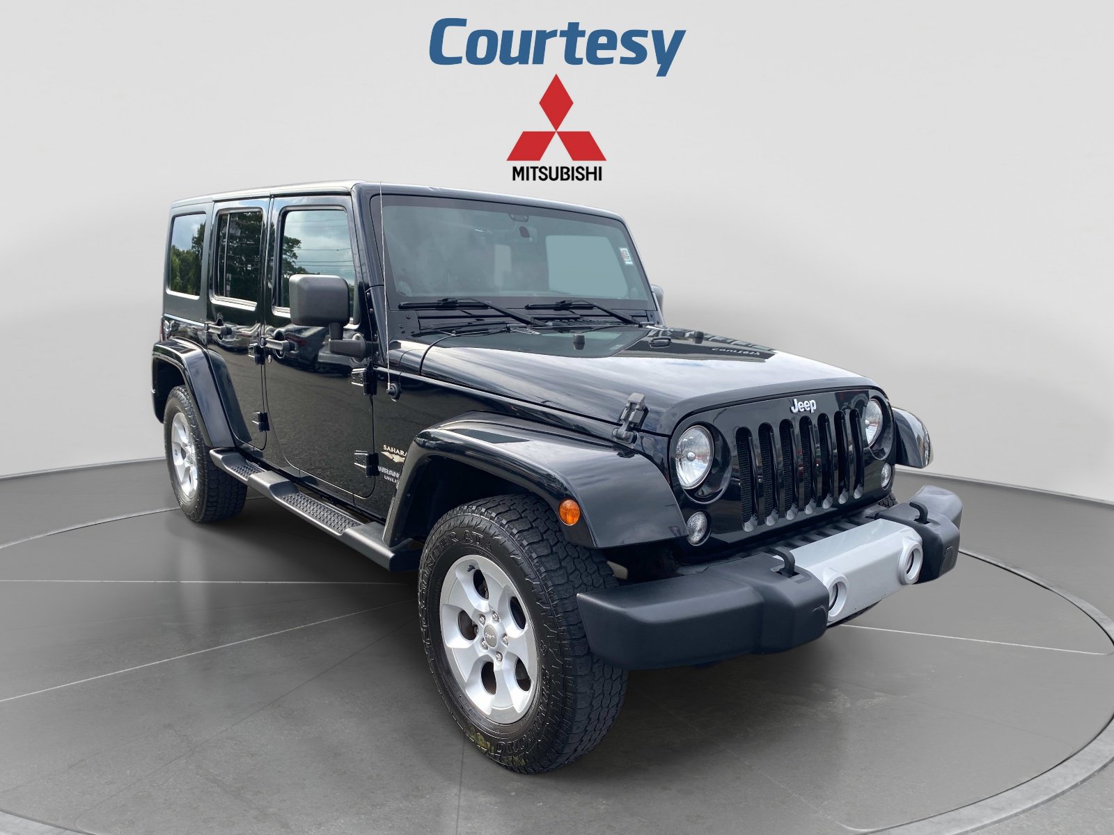 Used 2014 Jeep Wrangler Unlimited Sahara w/ Connectivity Group AWD/4WD image 8