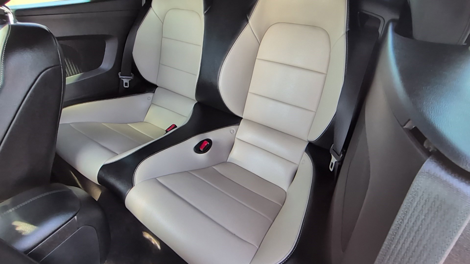 Used 2016 Ford Mustang GT Premium RWD image 25