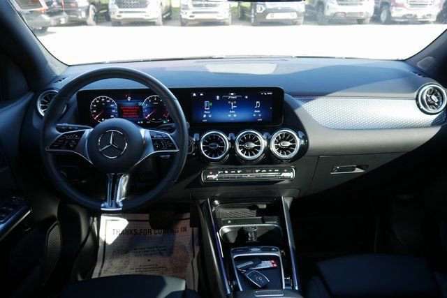 Used 2025 Mercedes-Benz GLA 250 4MATIC image 5