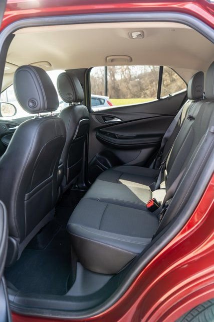 Used 2022 Buick Encore GX Select w/ Sport Touring Package FWD image 12