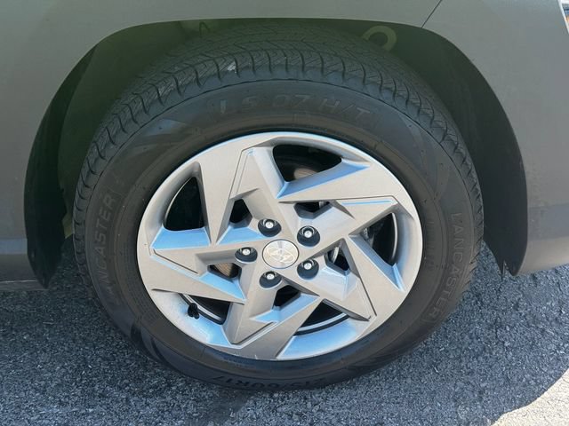 Used 2024 Hyundai Kona SE FWD image 9