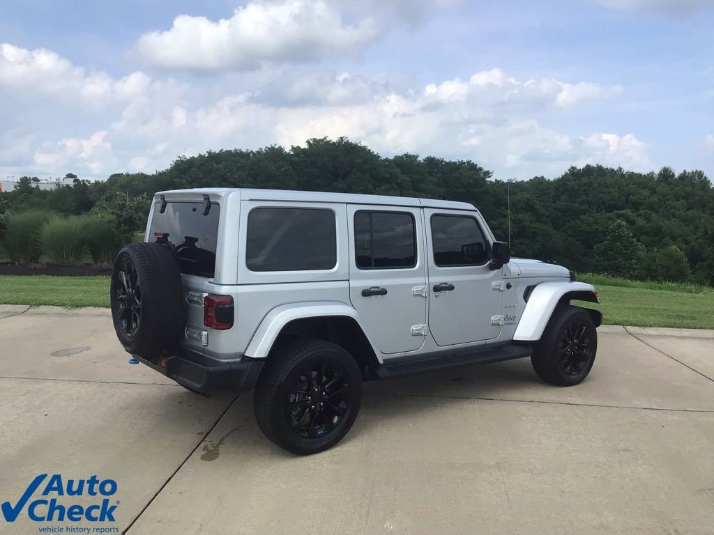 Used 2022 Jeep Wrangler Unlimited Sahara w/ Cold Weather Group image 6
