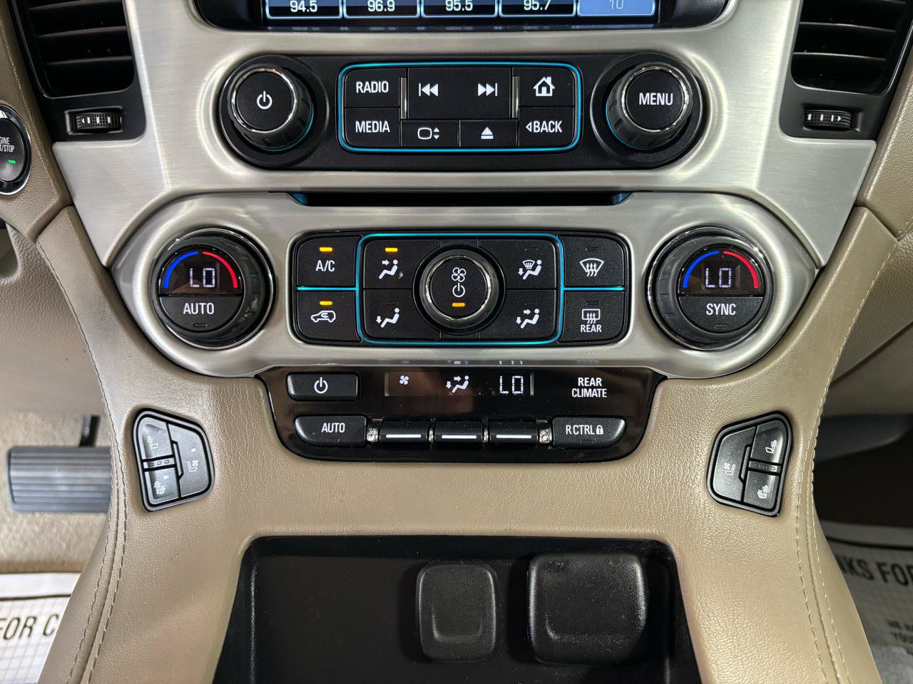 Used 2020 GMC Yukon XL SLT w/ Open Road Package AWD/4WD image 29