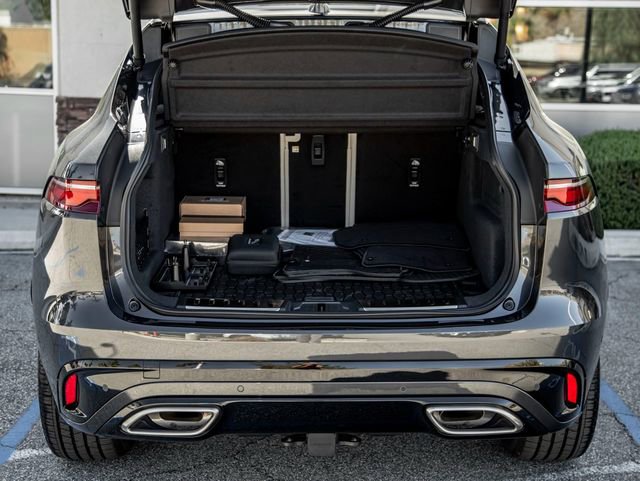 New 2025 Jaguar F-PACE R-Dynamic S image 21