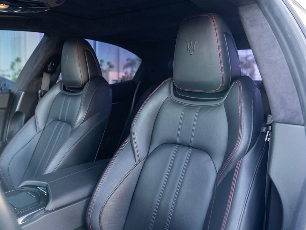Used 2022 Maserati Ghibli Modena image 4
