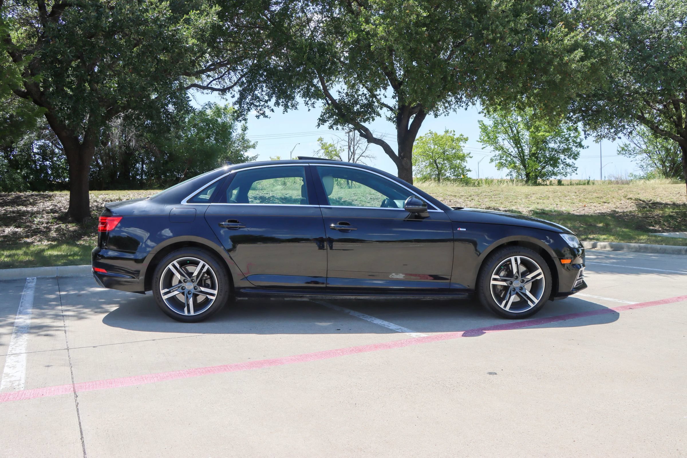 Used 2017 Audi A4 2.0T Premium Plus w/ Premium Plus Package AWD/4WD image 8