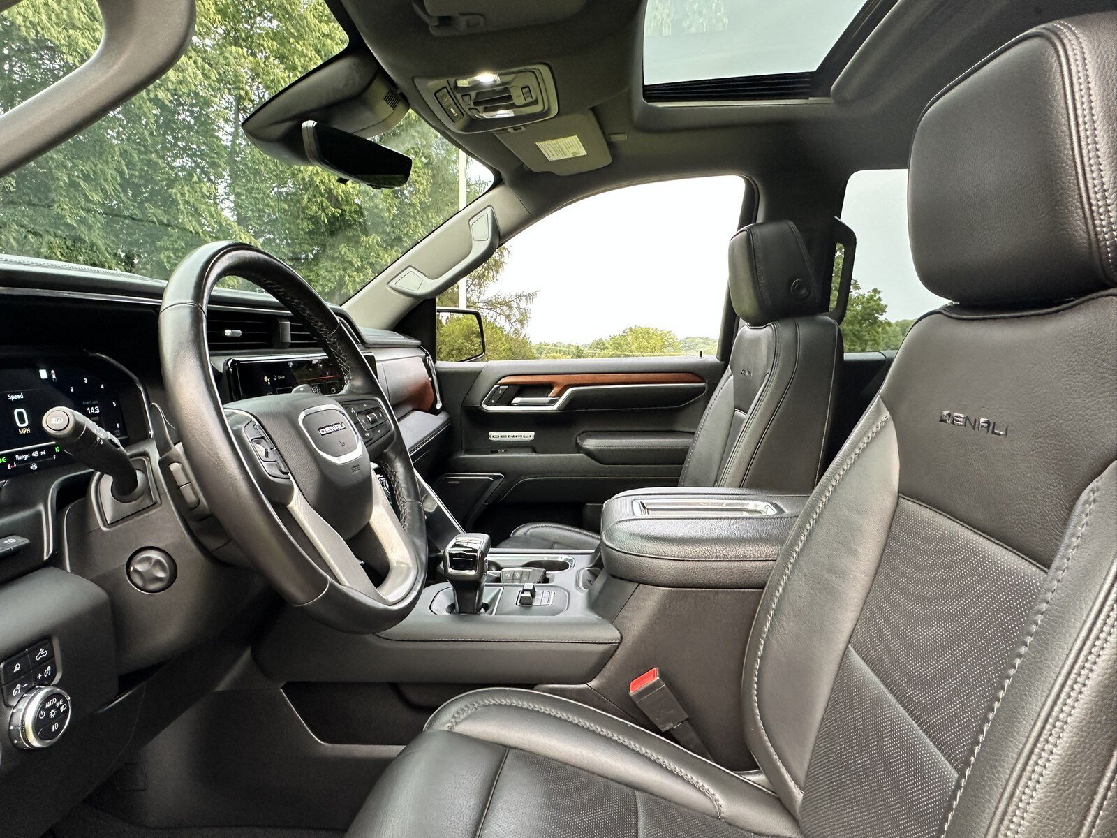Used 2022 GMC Sierra 1500 Denali w/ Denali Reserve Package AWD/4WD image 16