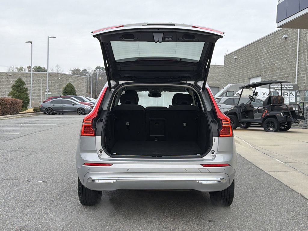 Used 2023 Volvo XC60 T8 Plus image 20
