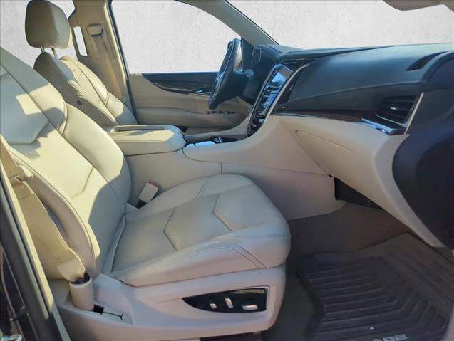 Used 2020 Cadillac Escalade ESV Premium Luxury AWD/4WD image 28