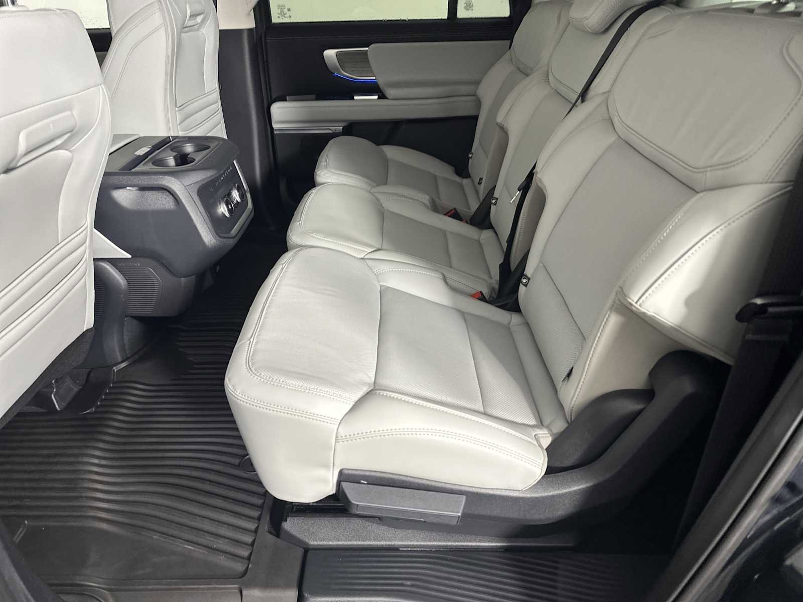 Used 2025 Ford Expedition Max Platinum AWD/4WD image 23