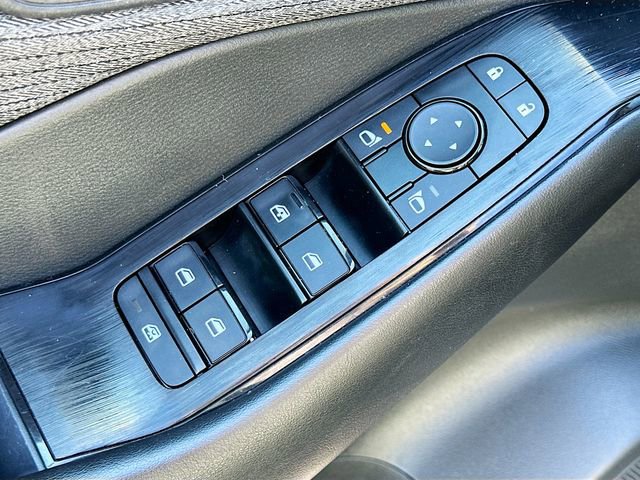 Used 2023 Nissan Rogue S image 17