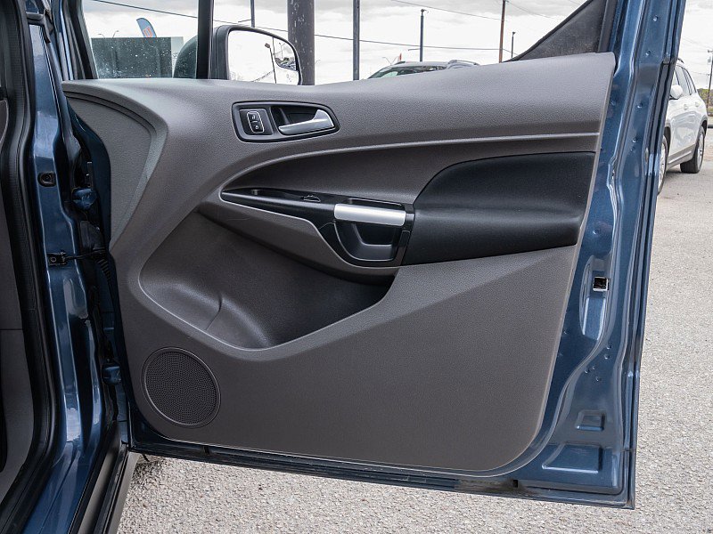 Used 2022 Ford Transit Connect XLT image 17