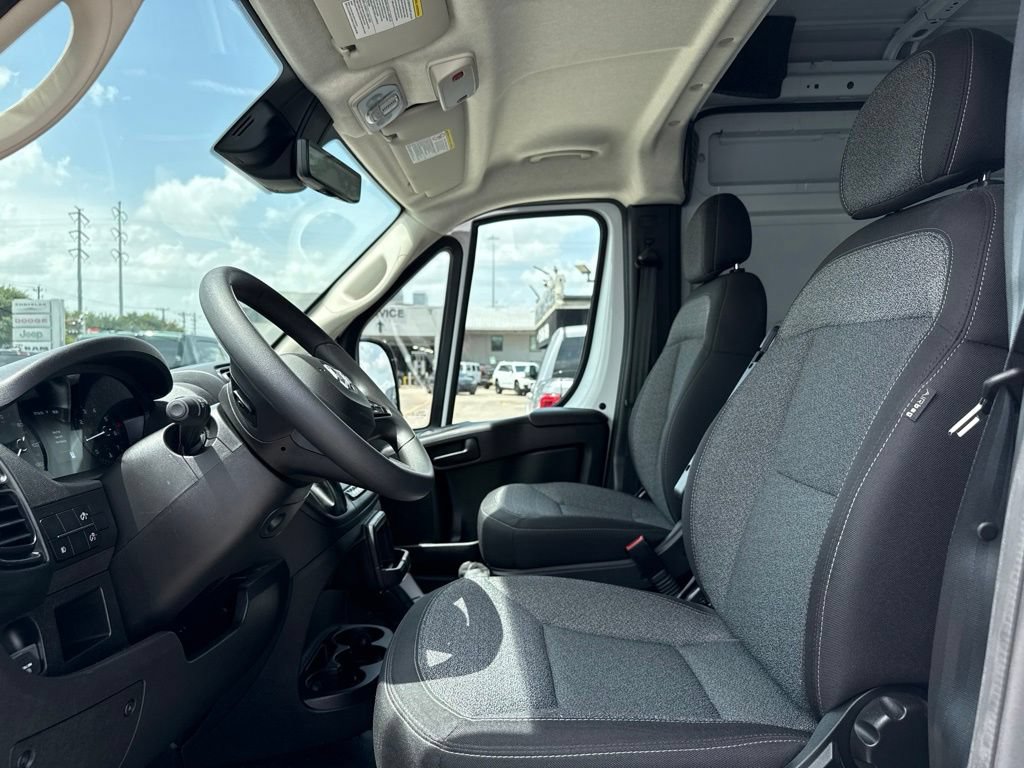 Used 2026 RAM ProMaster 2500 w/ Safety Group FWD image 13