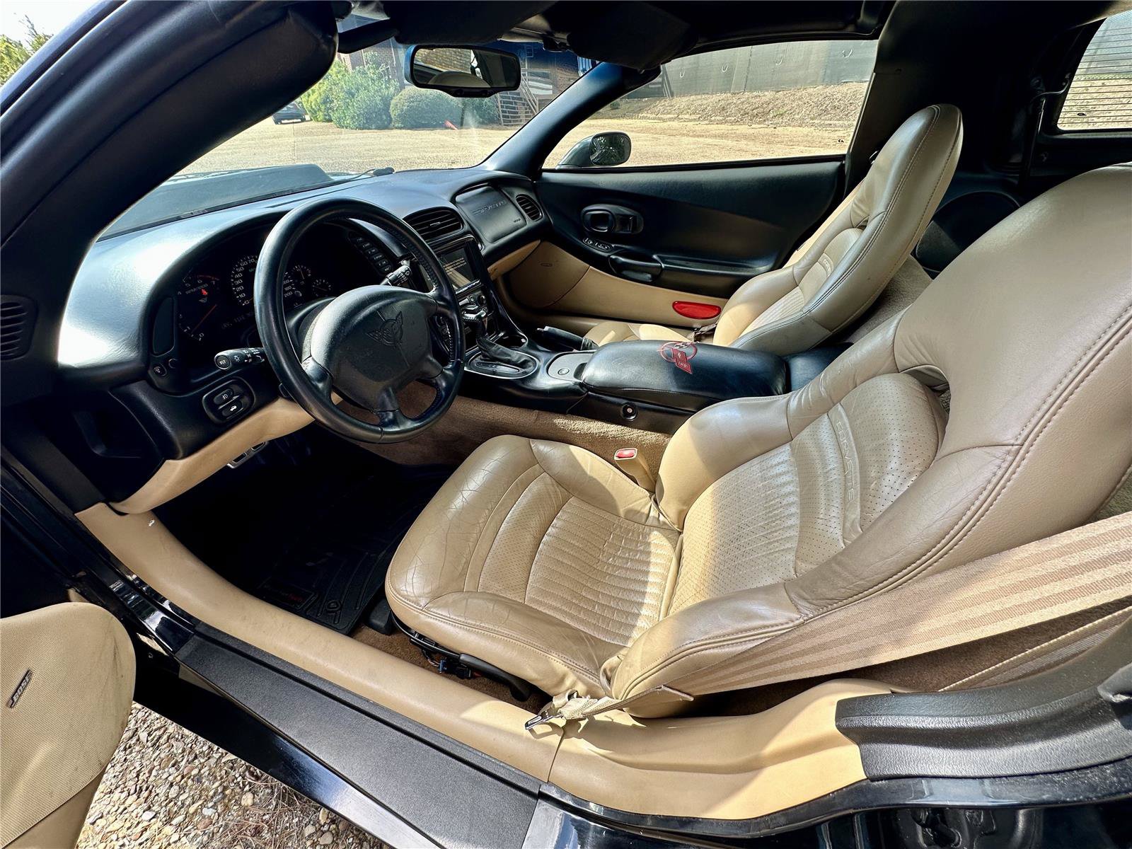 Used 1998 Chevrolet Corvette Coupe w/ Roof Pkg RWD image 14