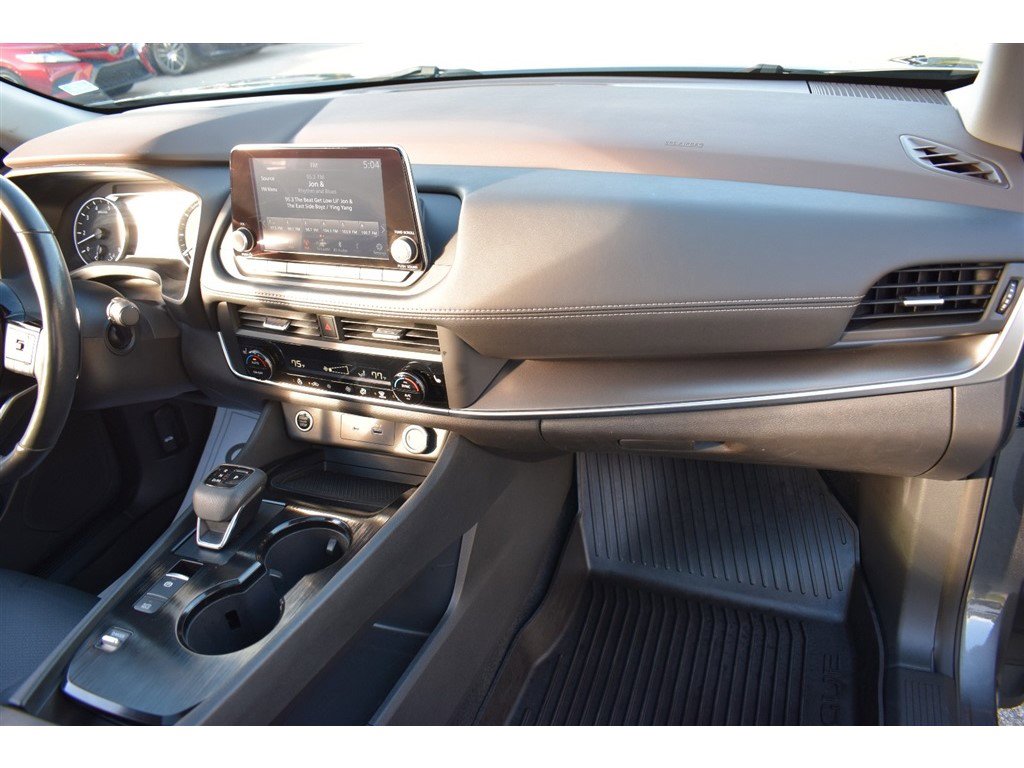 Used 2023 Nissan Rogue SV w/ SV Premium B Package image 16