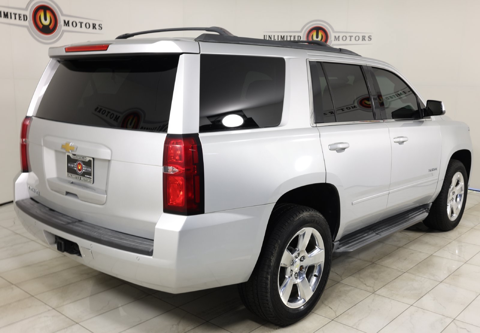 Used 2017 Chevrolet Tahoe LS w/ All-Season Package RWD image 3