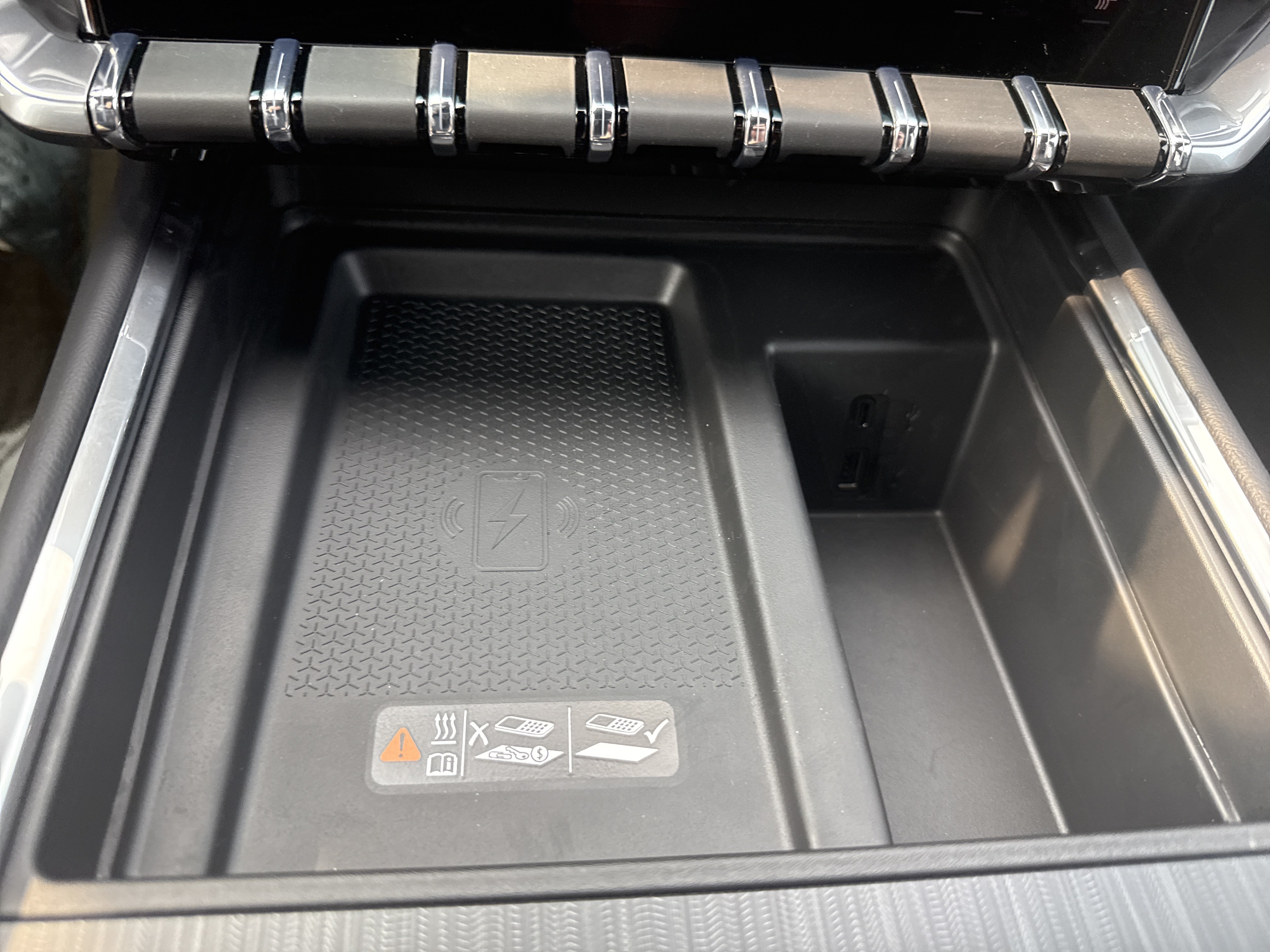 New 2027 GMC Acadia Elevation w/ Black Edition AWD/4WD image 29