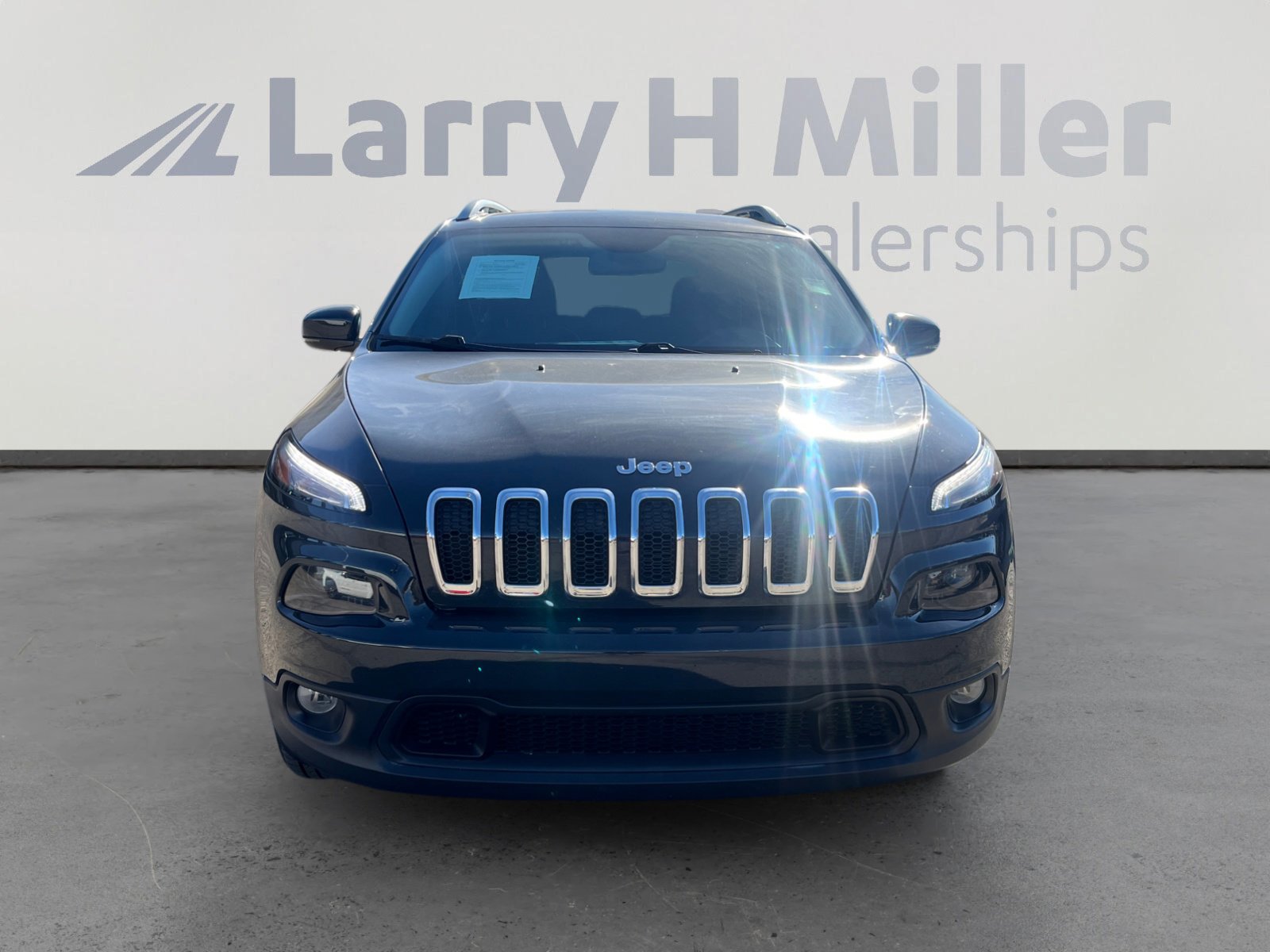 Used 2018 Jeep Cherokee Latitude Plus image 8