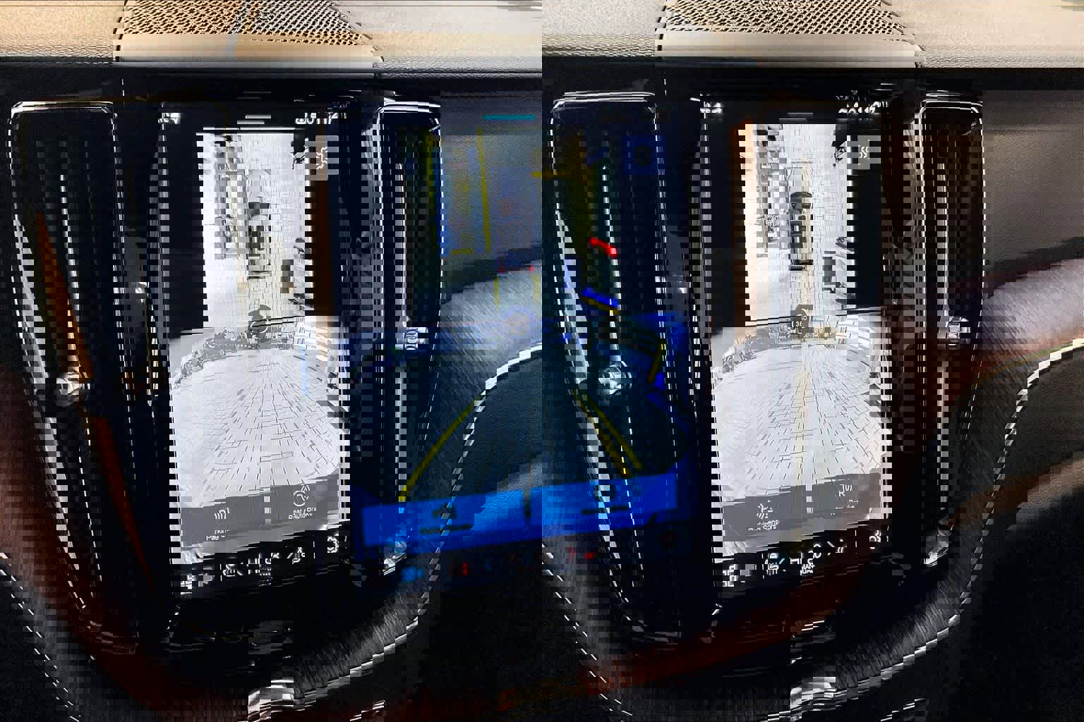 Used 2024 Volvo XC60 B5 Plus image 28