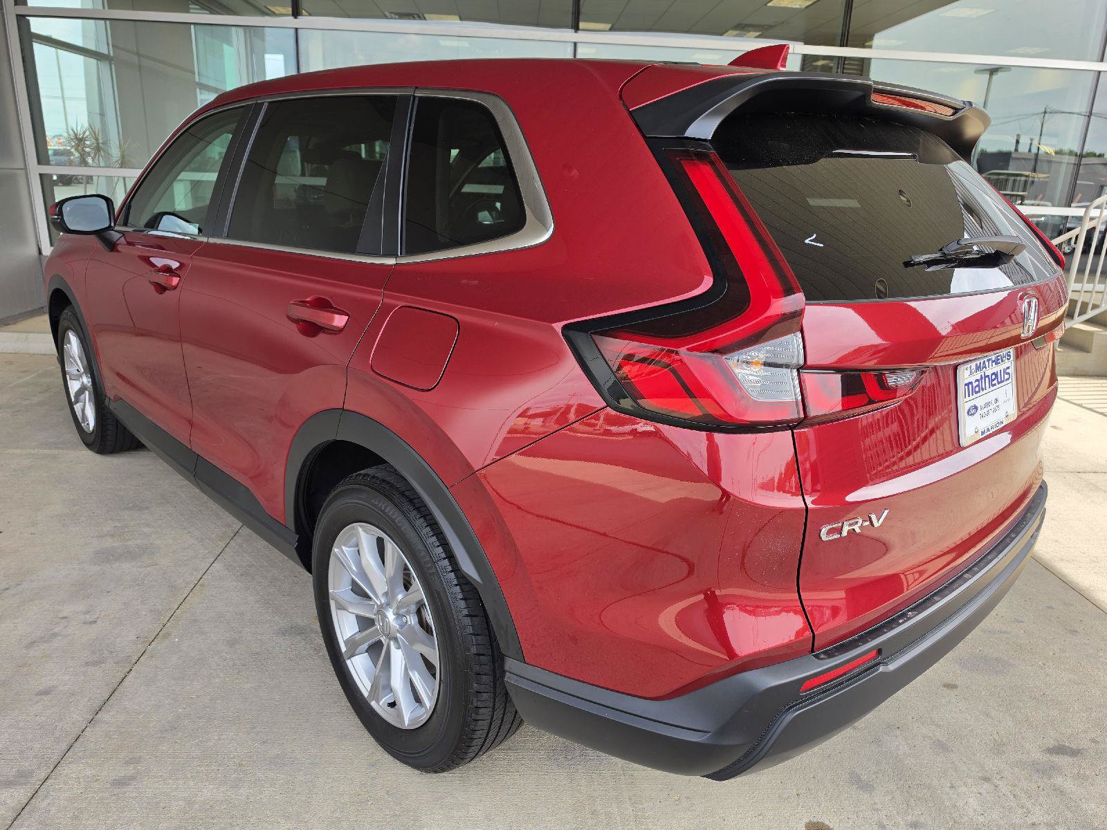 Used 2024 Honda CR-V EX image 3