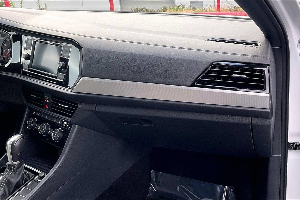 Used 2019 Volkswagen Jetta R-Line w/ R-Line Cold Weather Package FWD image 14