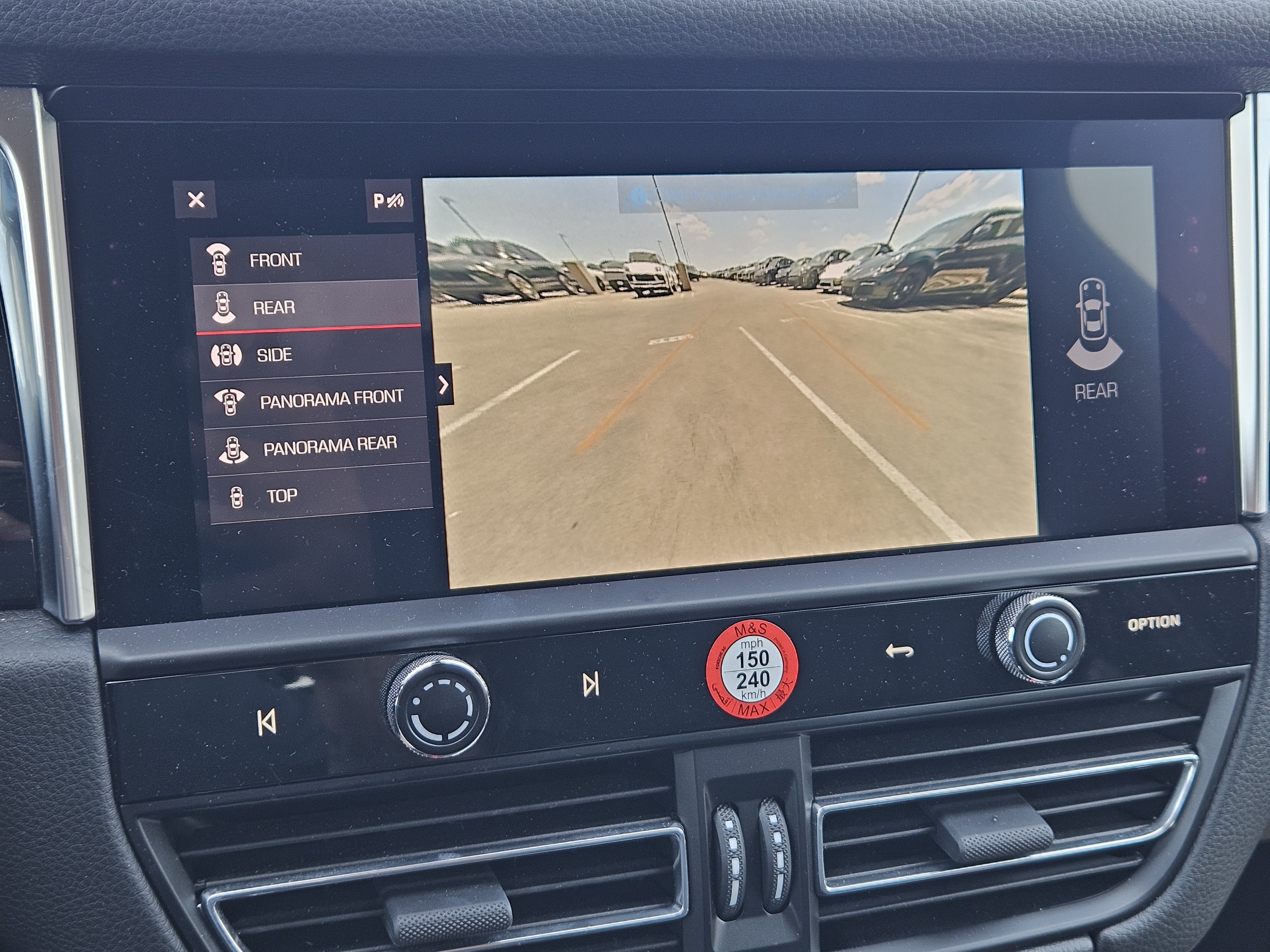 Certified 2024 Porsche Macan S AWD/4WD image 18