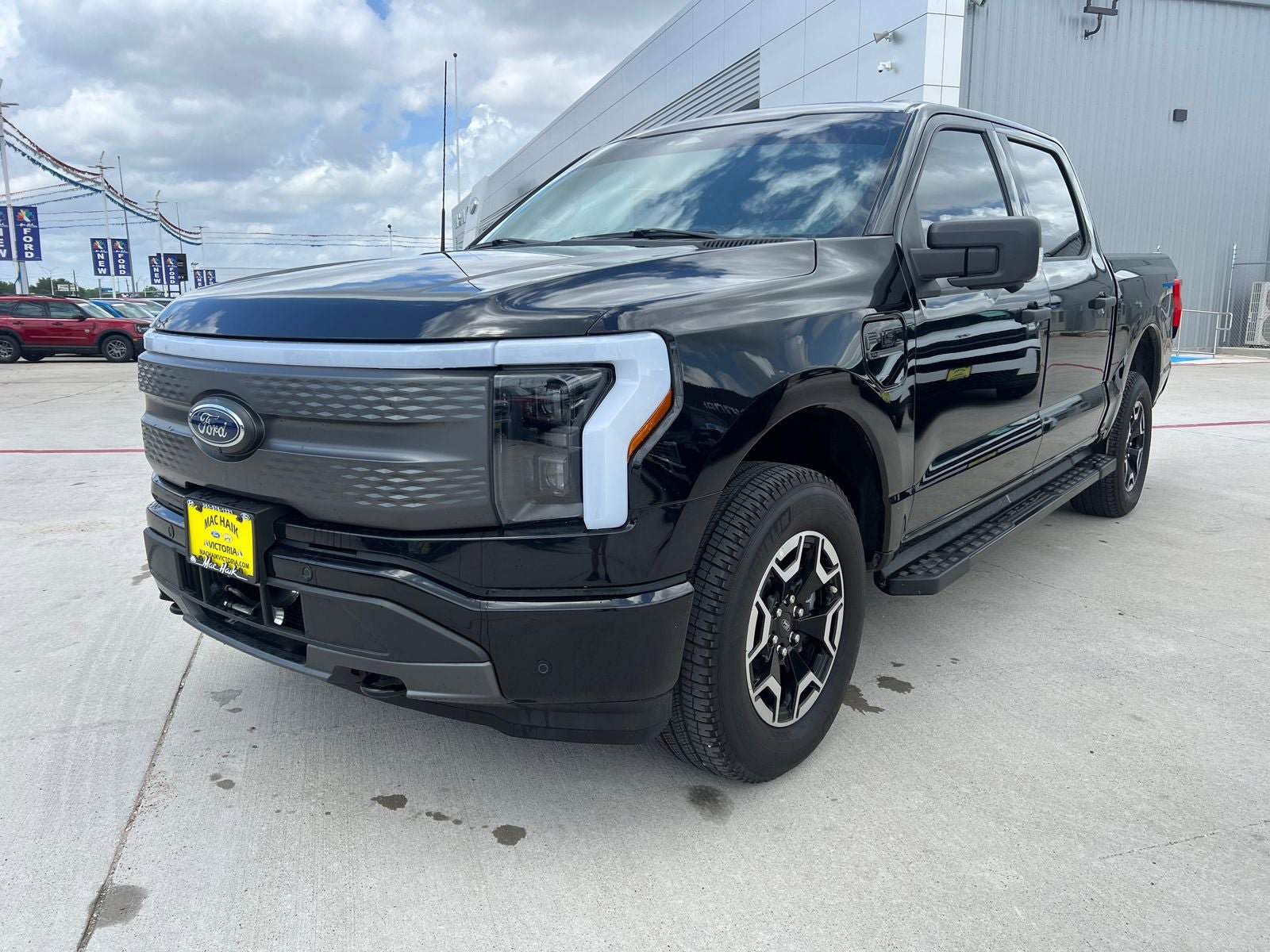Used 2023 Ford F150 Lightning XLT AWD/4WD image 3