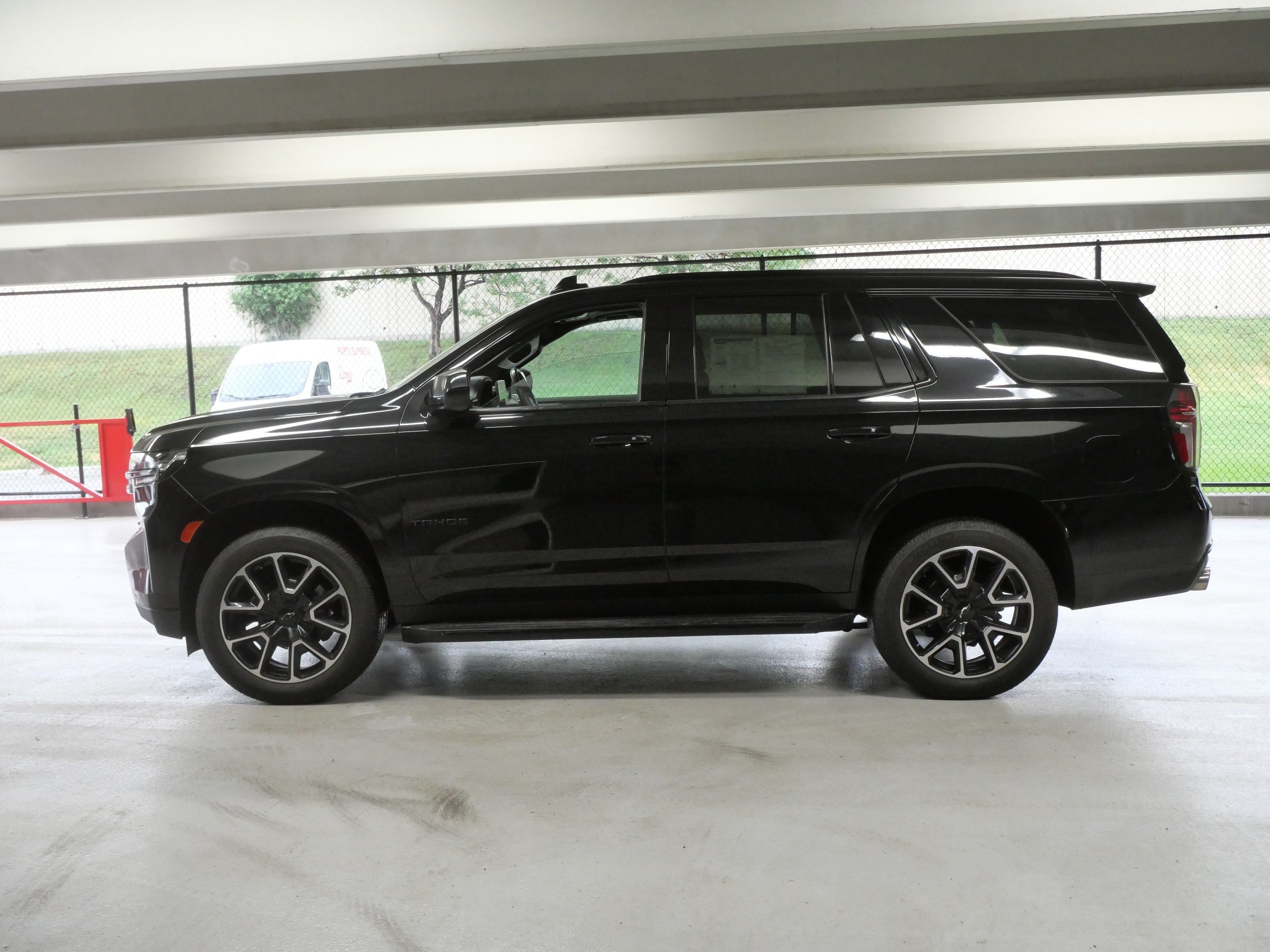 Used 2022 Chevrolet Tahoe RST w/ Sport Performance Package AWD/4WD image 37