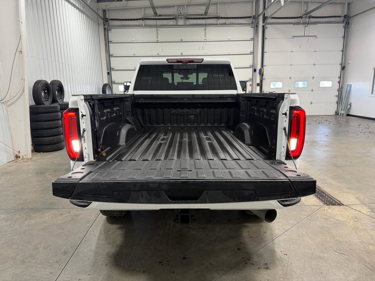 Used 2020 GMC Sierra 3500 AT4 w/ AT4 Premium Package AWD/4WD image 18