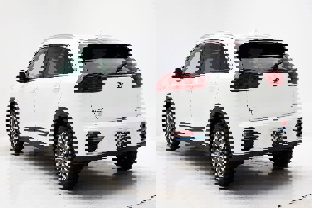 Used 2021 Kia Niro EX w/ Cold Weather Package image 7