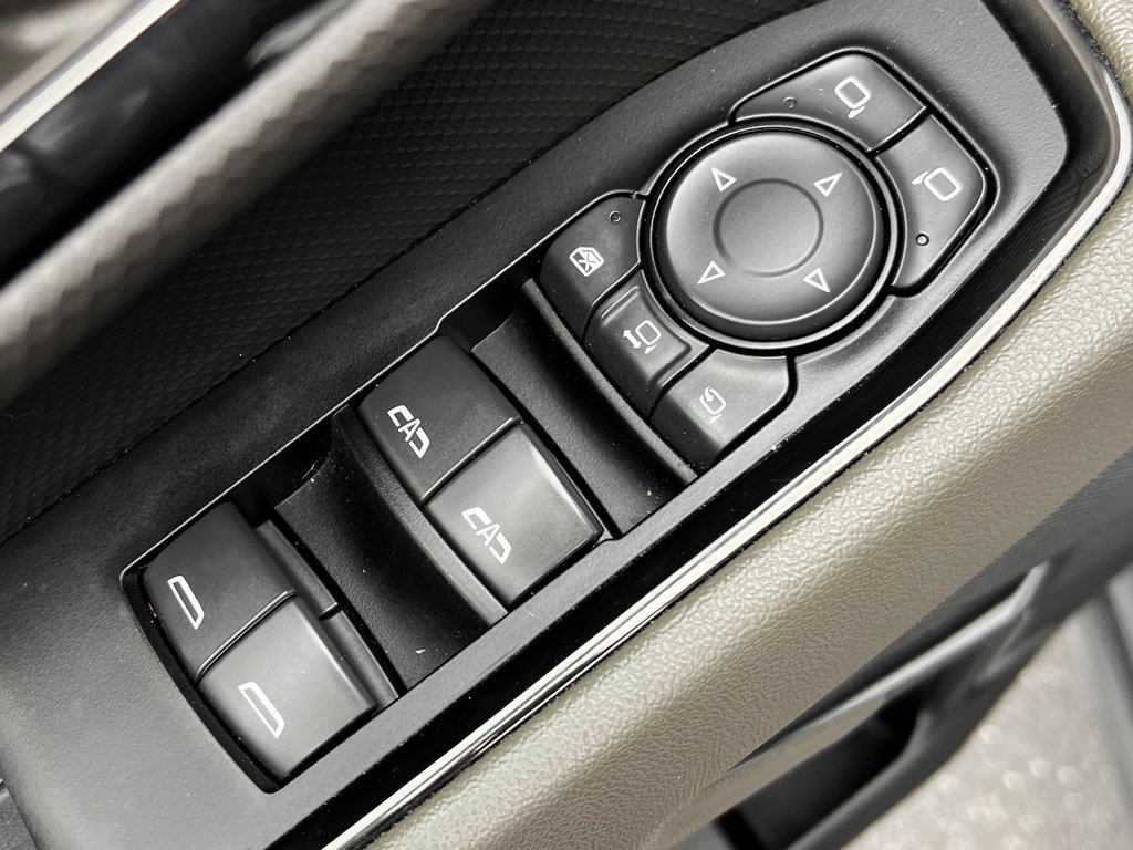 Used 2024 Chevrolet Silverado 2500 ZR2 w/ Technology Package image 29